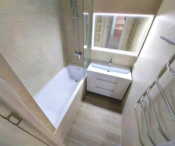 albisoara80-4_05-D5YQIgzm